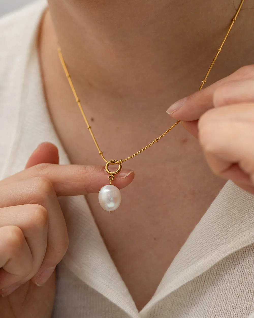 

Stainless Steel PVD 18K Gold Plated Tarnish Waterproof Simply Natural Pearl Pendant Necklace For Woman Jewelry Wholesale INS