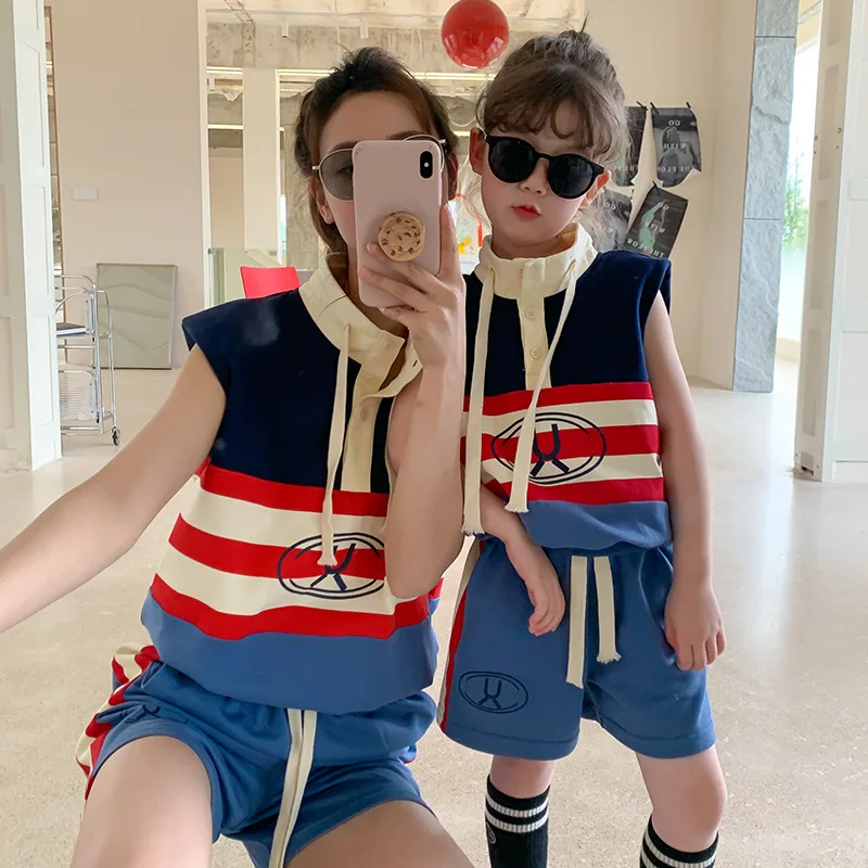 

Parent-child summer new mother-daughter suits Korean version of foreign-style girls short-sleeved shorts two-piece set