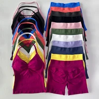 Ensemble de sport 2 pièces sans logo pour femme : débardeur dos nu et short taille haute froncé sans couture – Tenue de gym, sportswear, entraînement, yoga 4