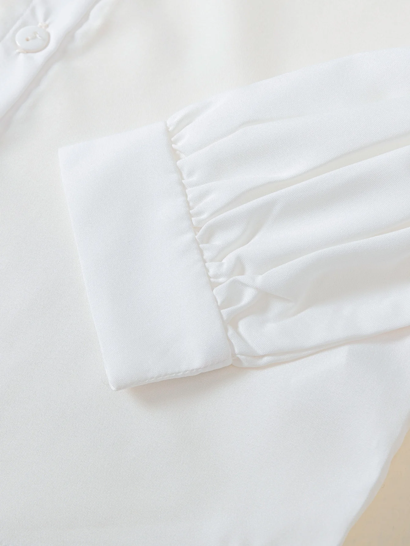 Classic white shirt for children-simple design, comfortable and easy to match, suitable for formal occasions