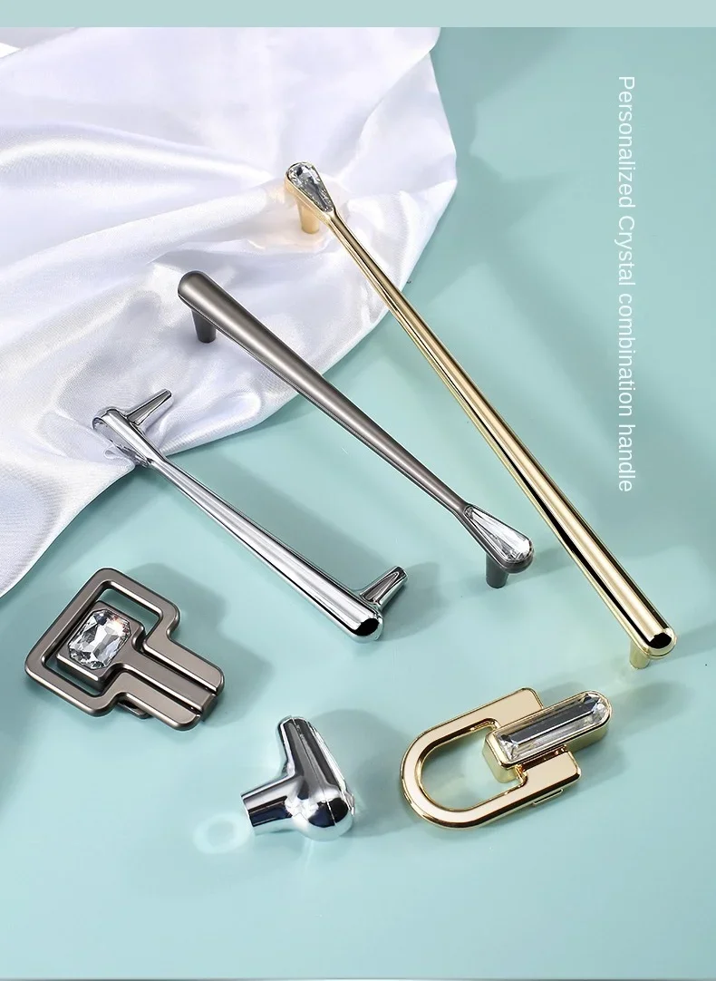 Description Picture 2 of itemEuropean Gold Black Luxury Crystal Cabinet Handles Zinc Alloy Drawer Knobs Cupboard Wardrobe Door Pulls Furniture Hardware