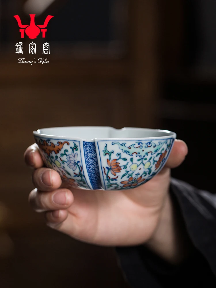 

Zhongjia Master Single Cup Jingdezhen Blue And White Colorful Firewood Kiln Entangled Branches, Flowers, Kung Fu Tea,