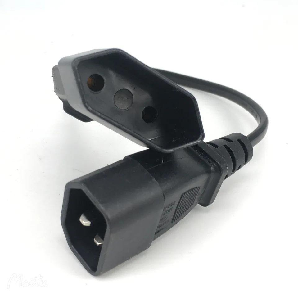 Adattatore Di Corrente IEC 320 C14 Maschio A Spina Femmina UE – Spina Da Viaggio 50-60Hz – Dimensioni 75x50x55mm