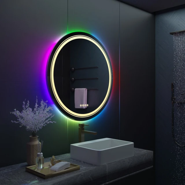 Baño equipado con iluminación ambiental mediante tiras led RGB