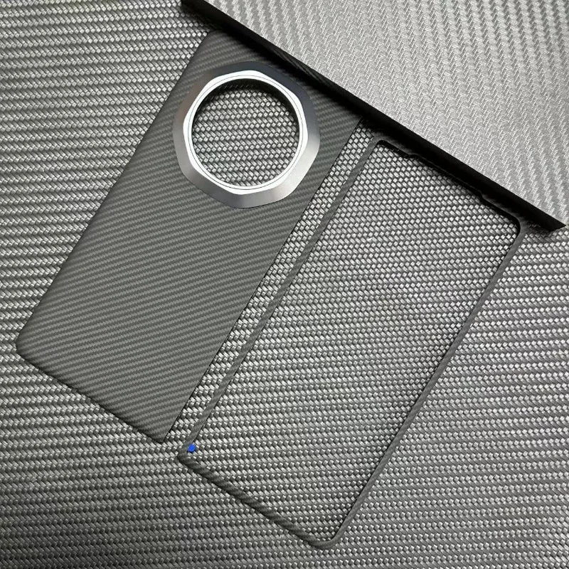 Ultra-Thin Carbon Fiber Aramid Shell - Magnetic Phone Case