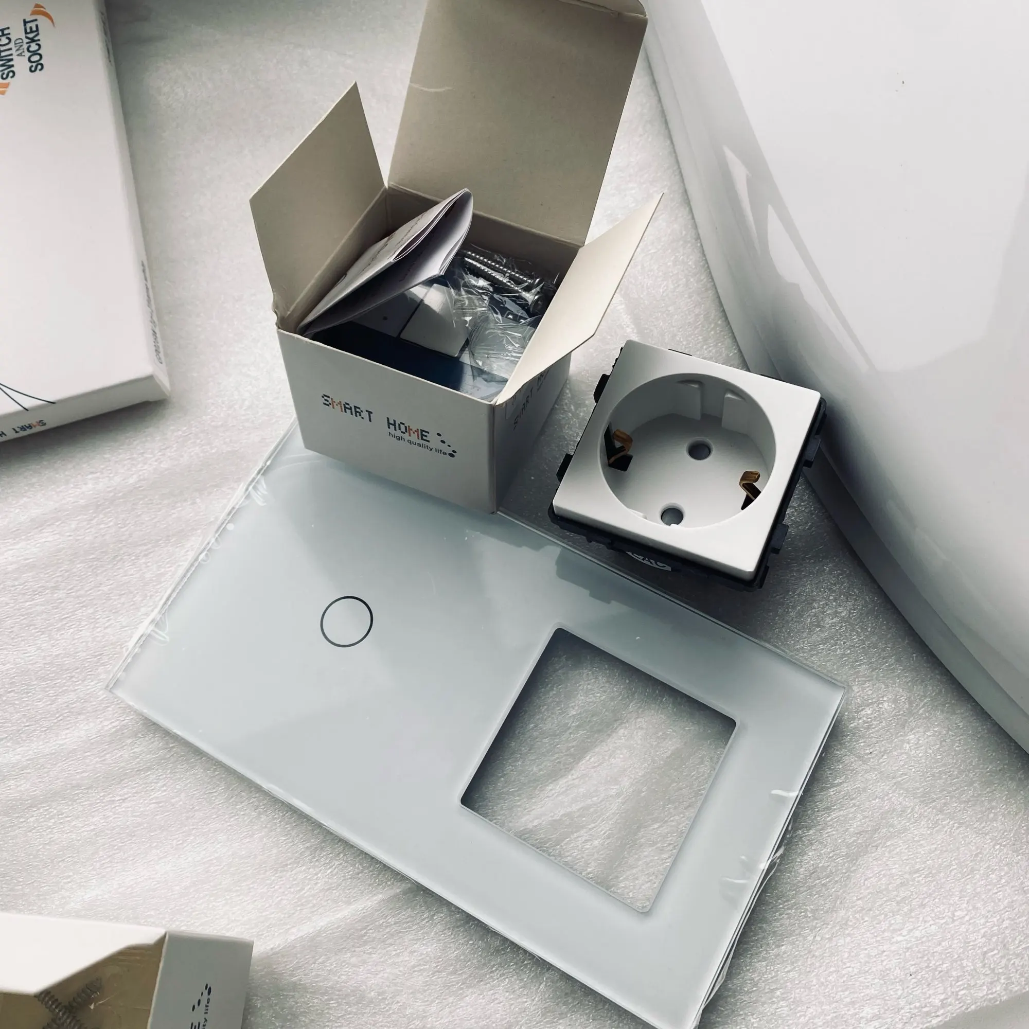 RJ45, Internet e Tomada USB, Touch Switch