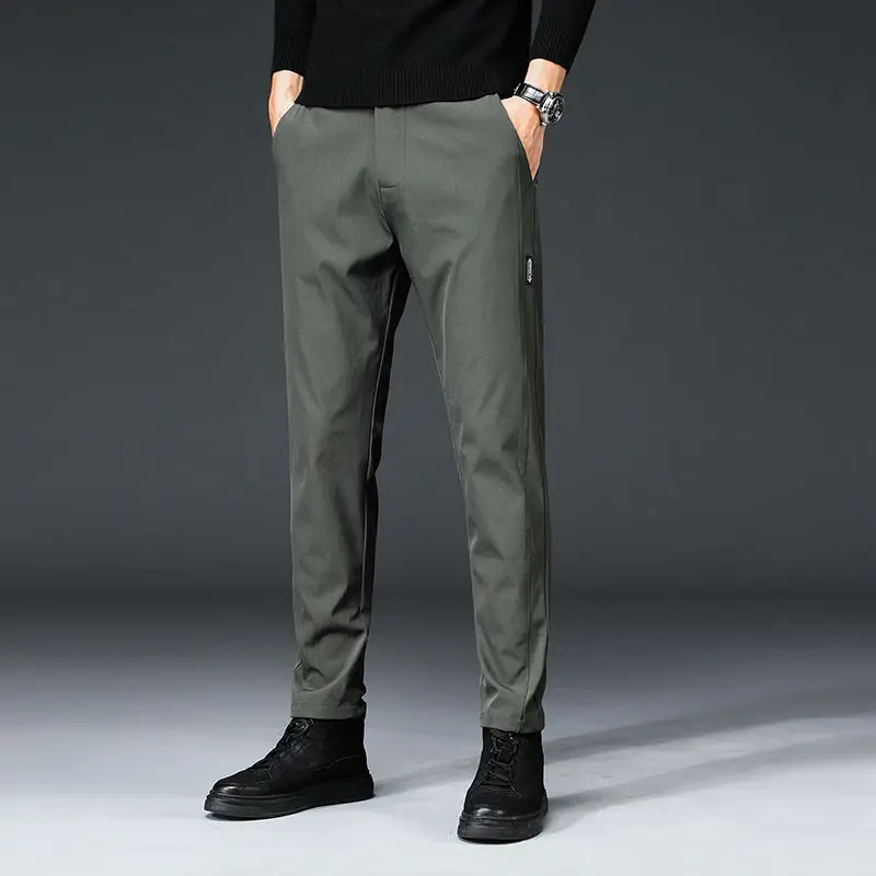 Рисунок 6 - Брюки мужские прямые однотонные с эластичным поясом