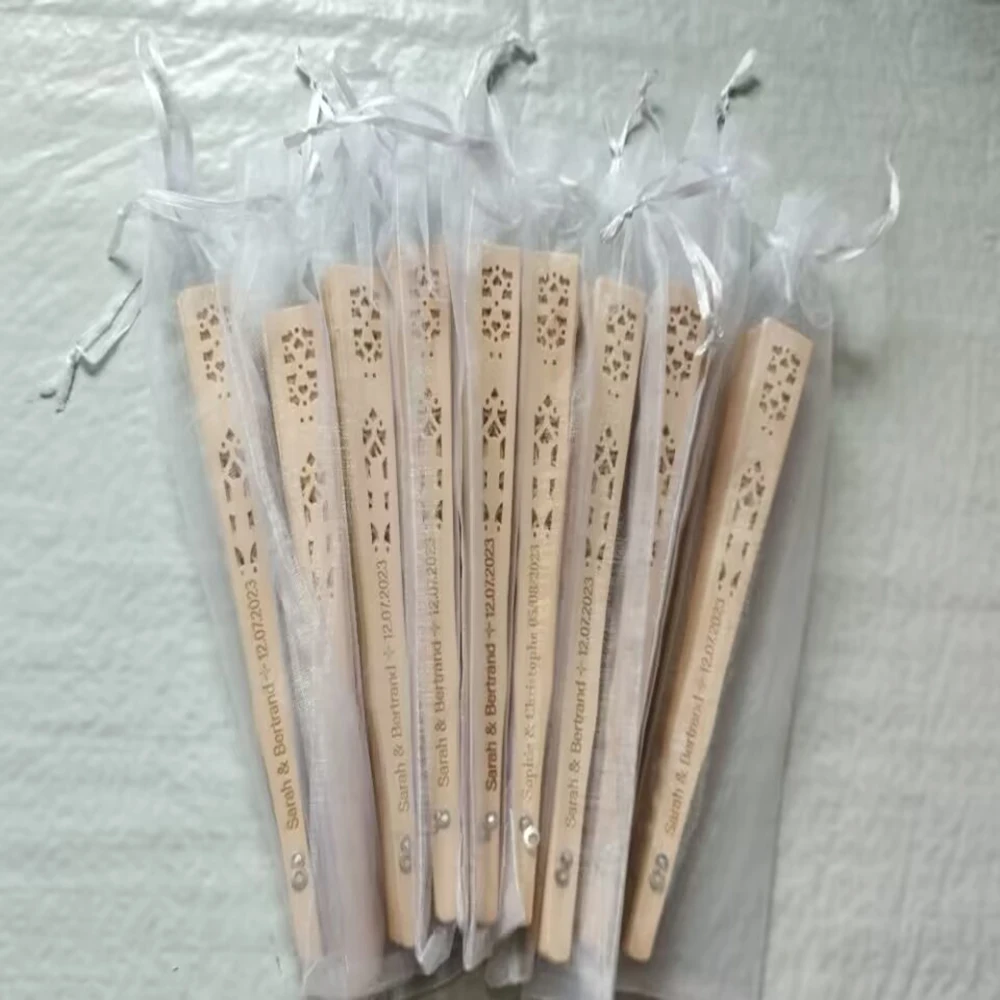 Folding Hand Fan Personalized Customized Wooden Fan Wedding Favors Gifts Sandalwood Hand Fan Party Decoration 20Cm Wood Folding