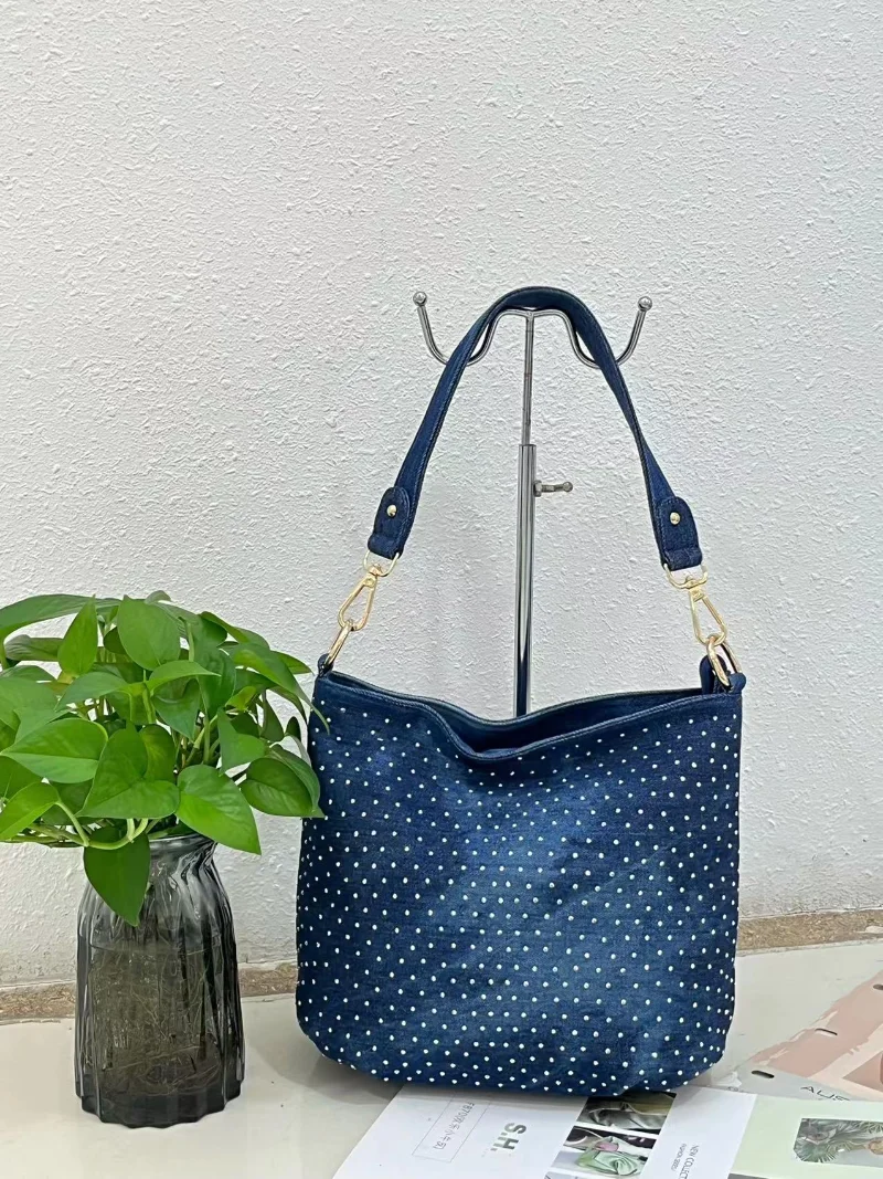 

IPinee New Fashion Women's Bag Hot Diamond Full Sky Star Bucket Bag Single Shoulder Oblique Straddle Bag Personalized Denim Bag