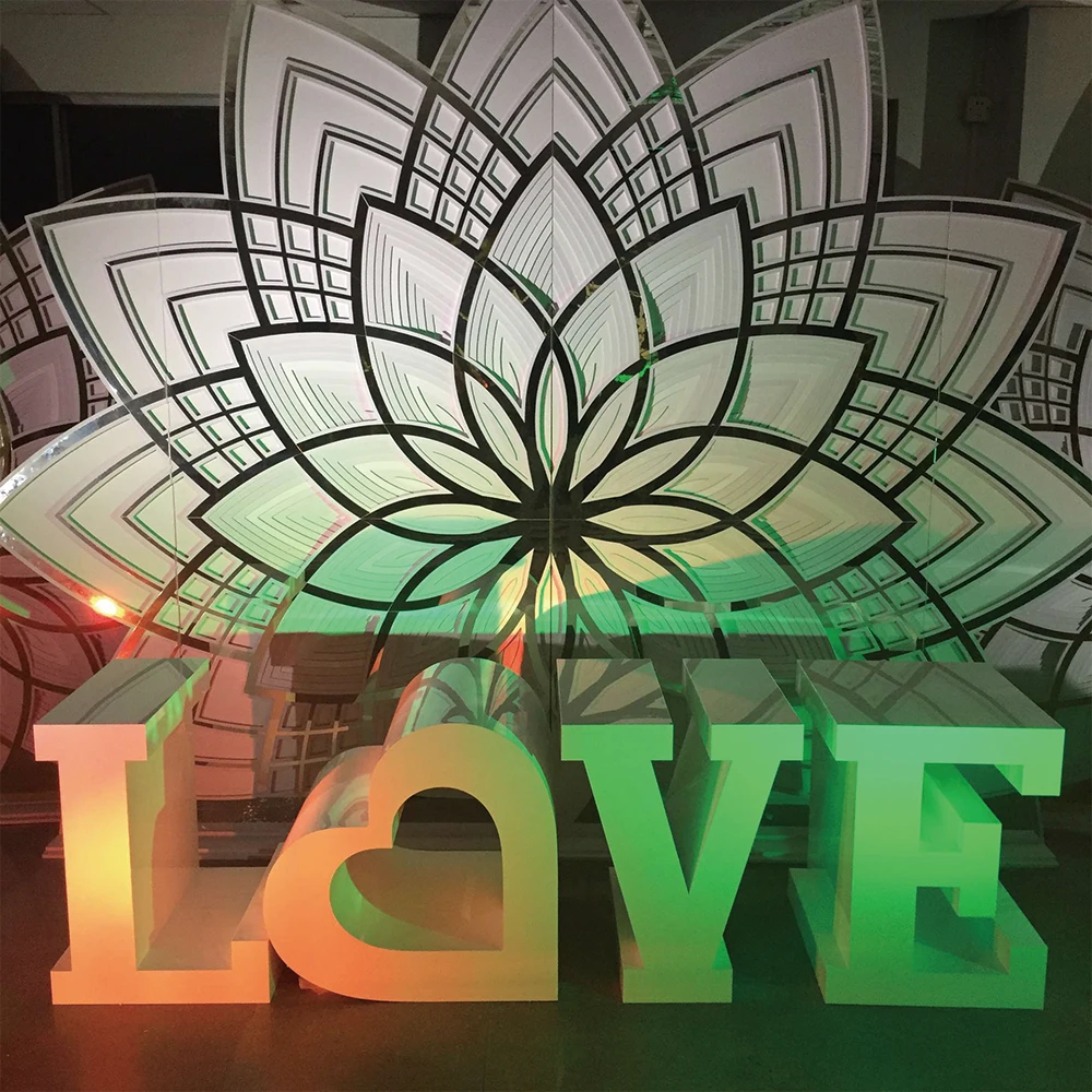 

wedding supplies acrylic love letter table with glass for wedding decoration backdrop