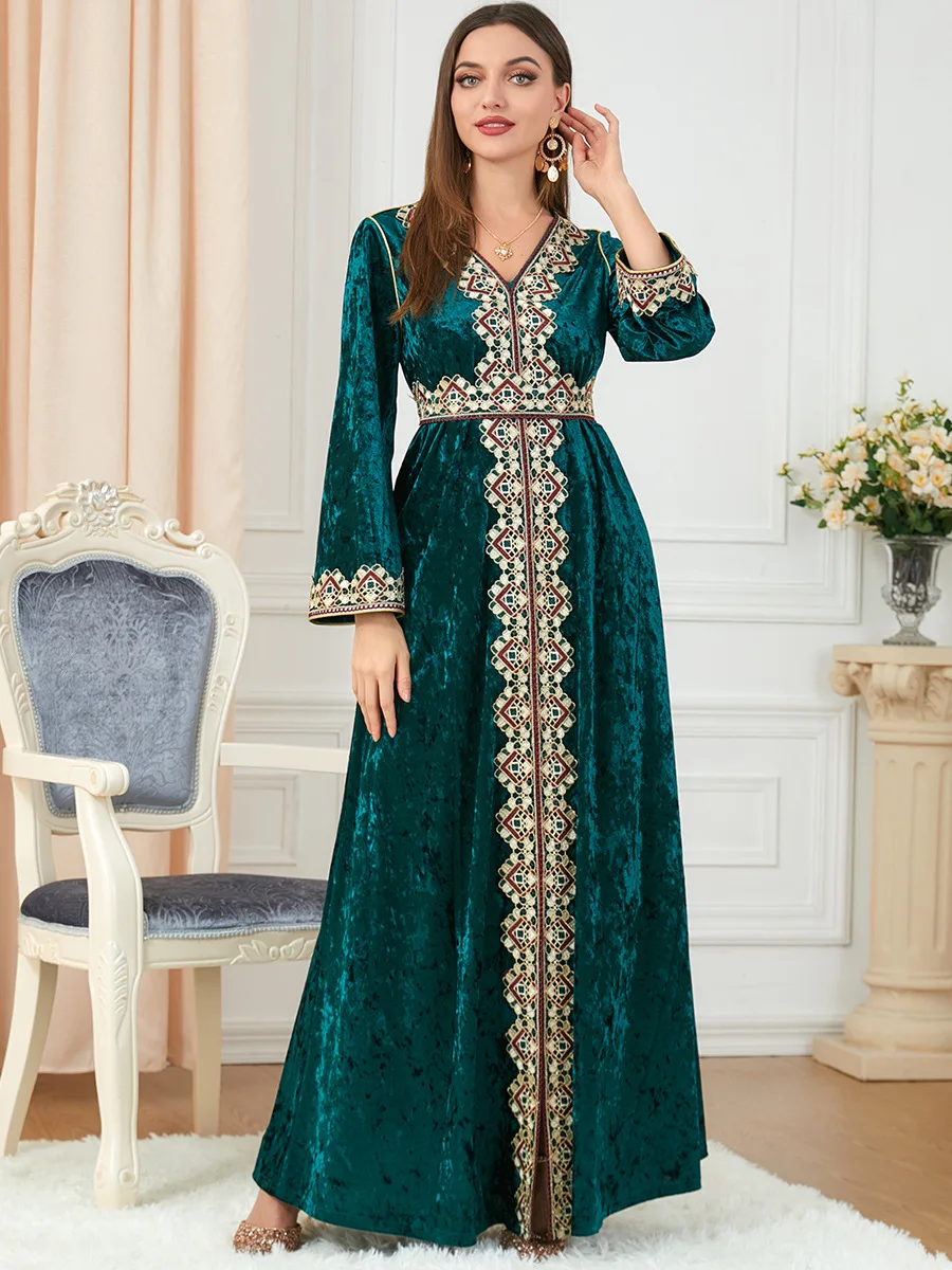 

Winter Thick Velvet Abaya Muslim Dress Women Embroidery Morocco Party Dresses Split Abayas Islam Turkey Arabic Long Kaftan Robe