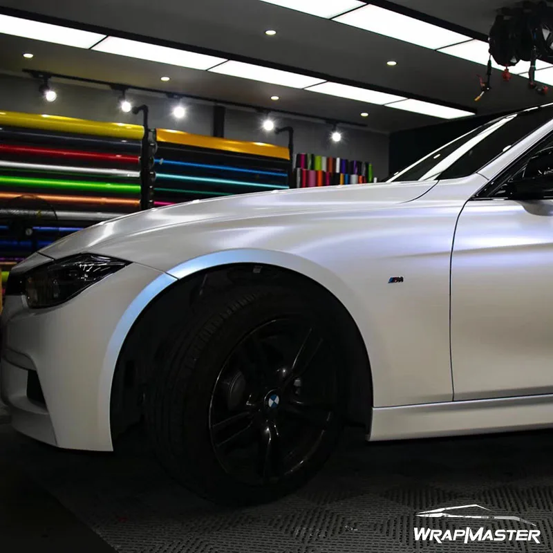 

Белый дневной матовый белый на синий виниловый ламинат из углеродного волокна