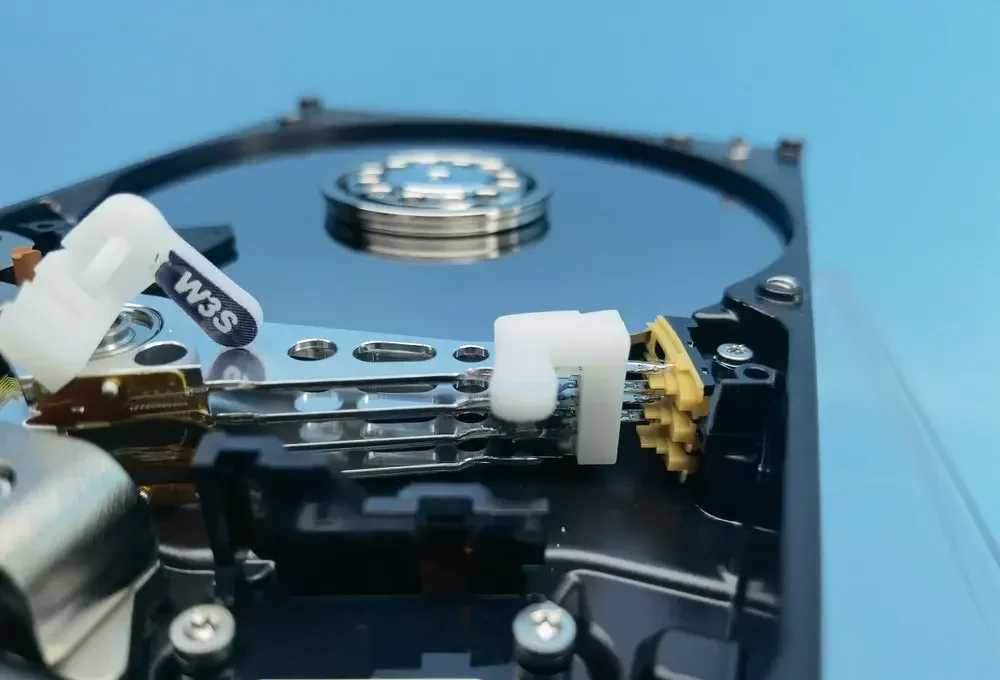 【未使用】ハードドライブのヘッド交換ツールハードディスクの修復ツール　クシ 未使用】ハードドライブのヘッド交換ツールハードディスクの修復ツール