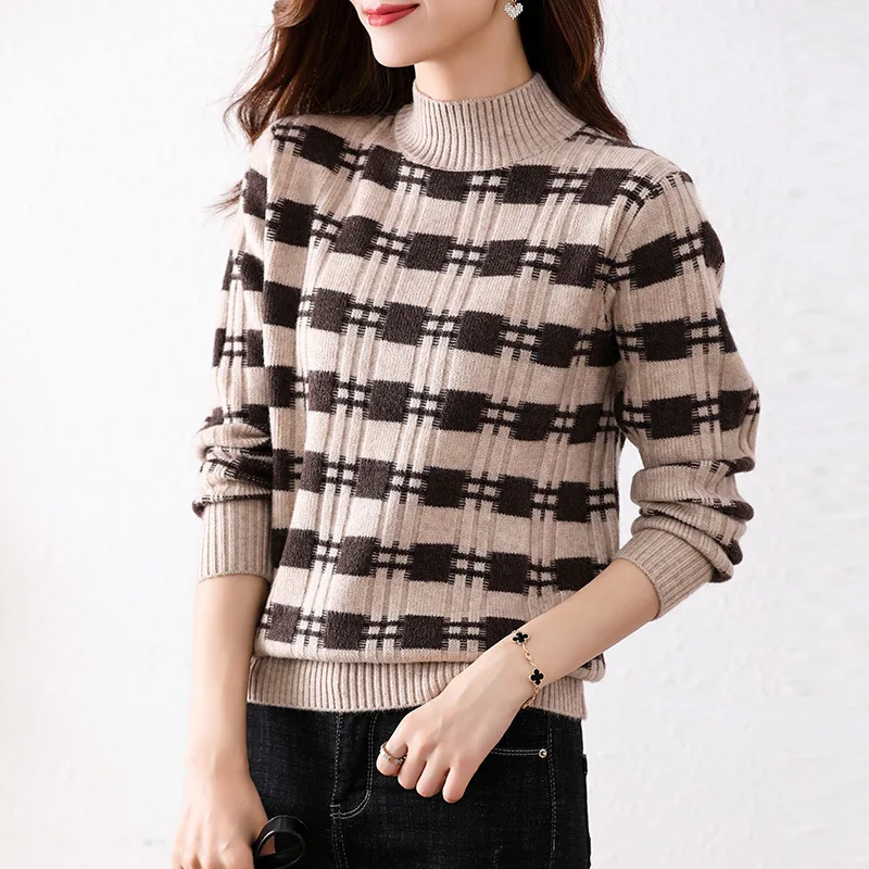 

Sweater female Japanese lazy wind retro loose design sense niche plaid top female
