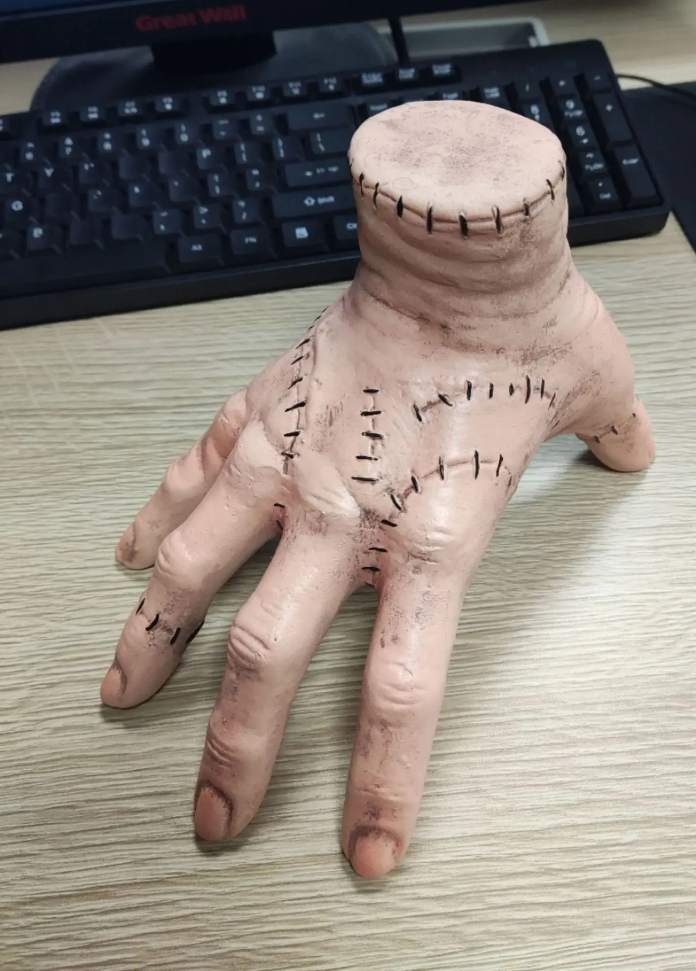 Horror Wednesday Thing Hand Toy From Addams Family Latex Figurine Home Decor Desktop Crafts halloween decorations for home 2023 5