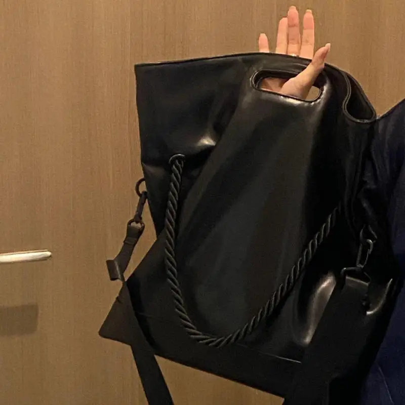 2023 European And American Fashion Large Capacity Handbag Simple And Versatile Commuting One Shoulder Crossbody Bag For Students