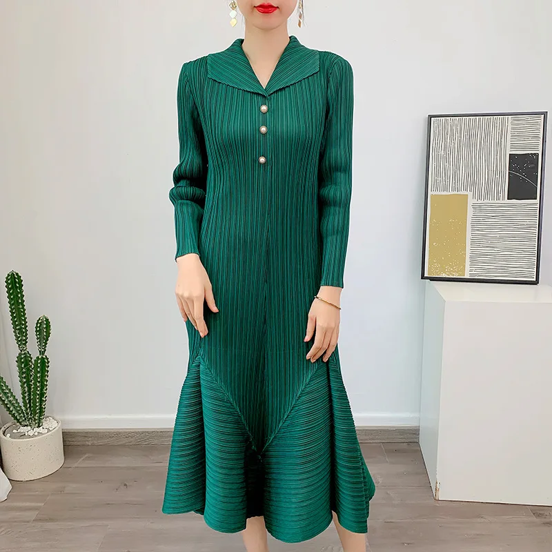 

Miyake Pleated Dress Female 2023 Spring New Turn Down Collar Wrist Length Sleeves Solid Colour Loose Stretchable Casual Clothes