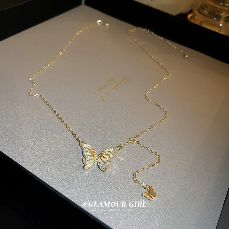 

Real gold plating shell zircon butterfly necklace Young girl heart contracted adjustable Collarbone chain necklaces for women