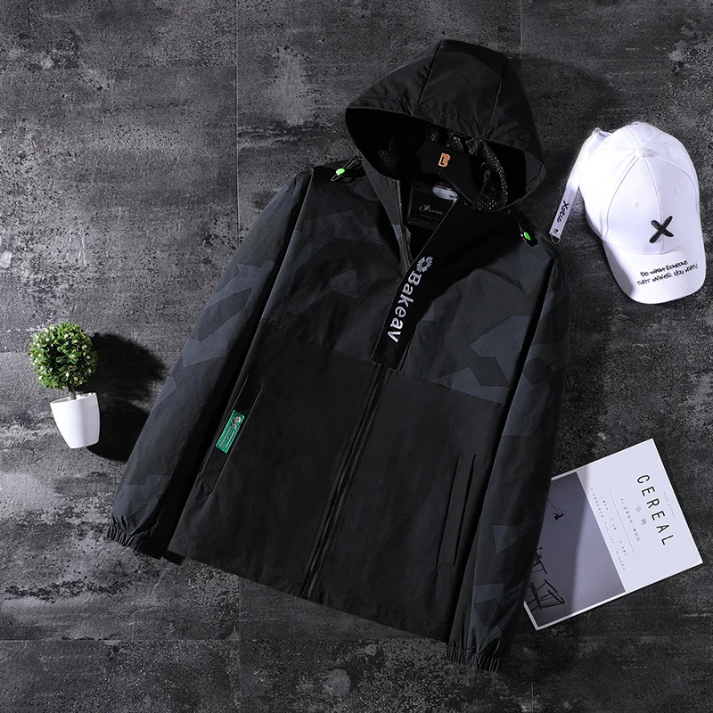 

Lightweight Zippered Jacket Mens Plus Size Outerwear Hooded Raincoat Hiking Travel with Loose-Fit Jacket Camouflage Windbreaker