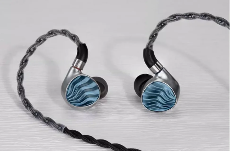 IBasso/IT05 Chromium Nanodiaphragm Dynamic Coil In Ear HIFI Wired Earphones MMCX 3.5 4.4 6