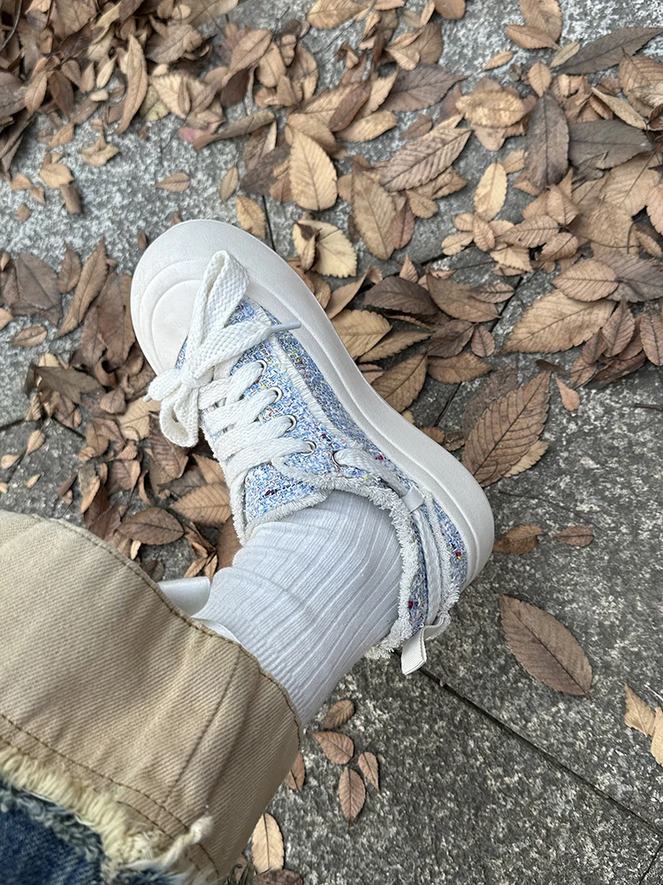 

Повседневная женская обувь, модные Универсальные сабо с круглым носком на платформе, Новинка лета 2024, маленькие криперы с перекрестным узором, хлопковая ткань на шнуровке для отдыха Fa