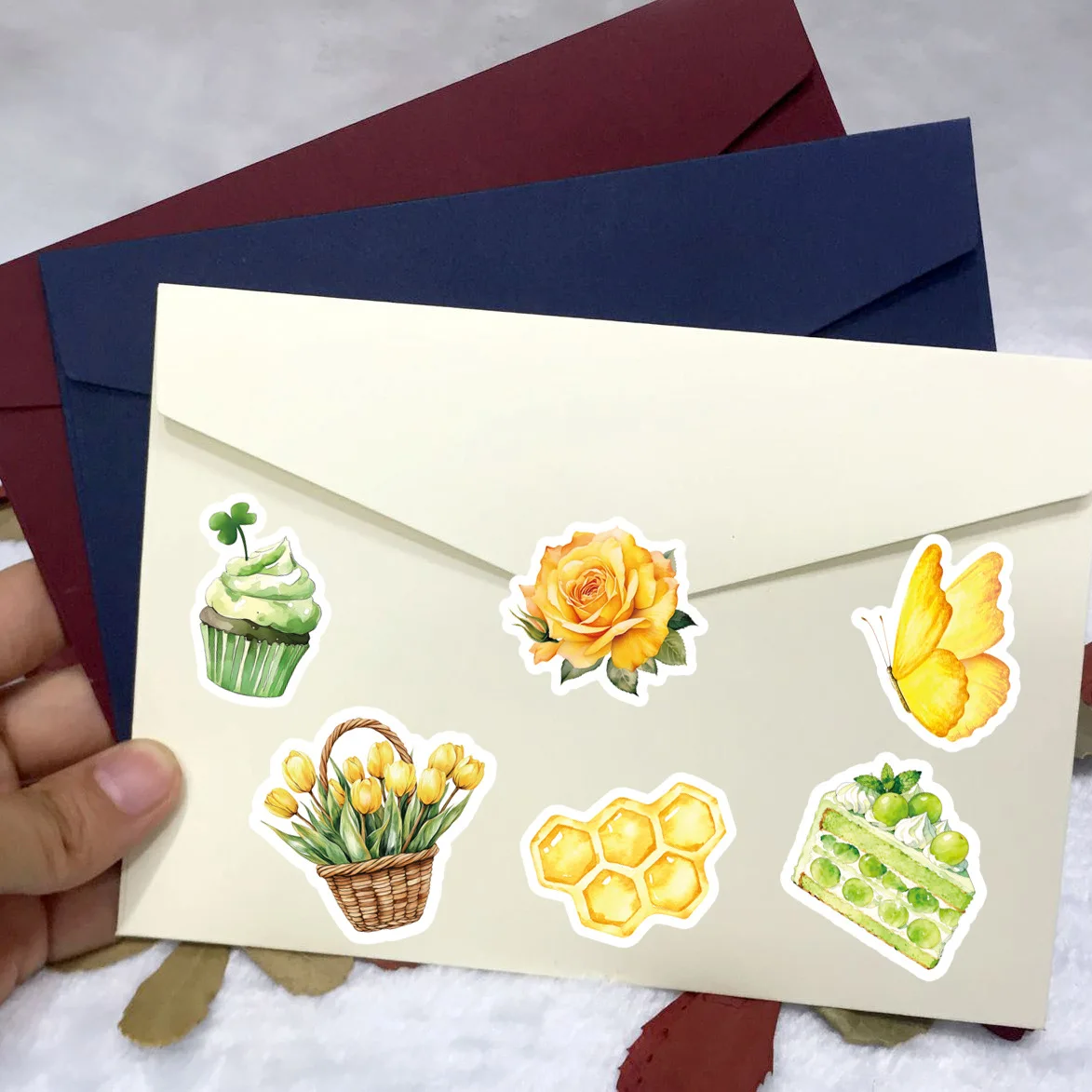 50Pcs 귀여운 꿀벌 꽃 스티커 노트북 스크랩북 수하물 기타 헬멧에 대한 신선한 소녀 스티커 DIY 낙서 미적 스티커