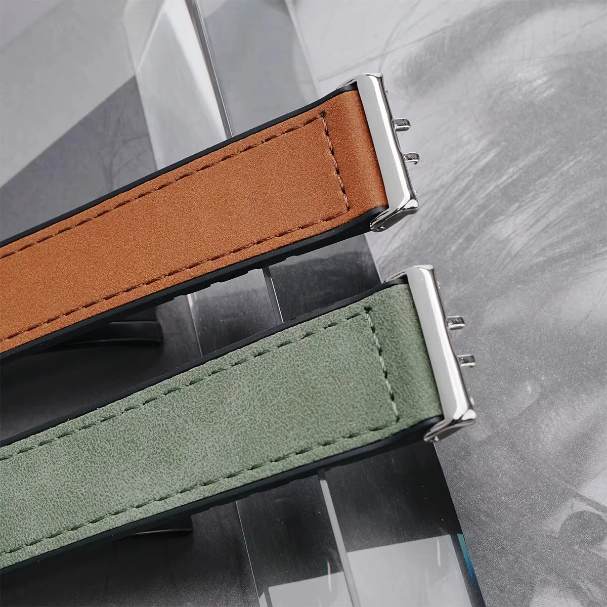 Luxurious Leather and Silicone Magnetic Buckle Watch Strap Bracelet