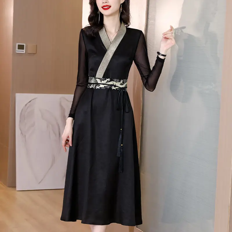 

Vintage Chinese Style Dress 2023 Spring New Slim Fashion Embroidered Silk Mid Length Dress Elegant Long Sleeve Ladies Robes Z914