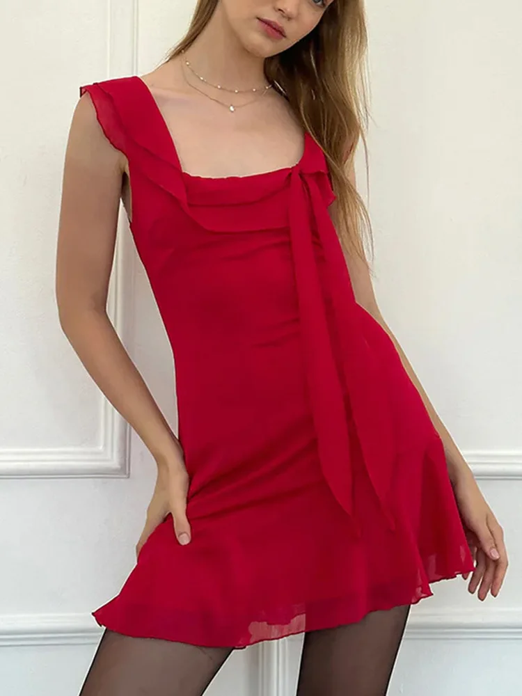 

Красное милое платье во французском стиле, шифоновая юбка без рукавов с квадратным вырезом и разрезом на спине, приталенное весенне-летнее платье