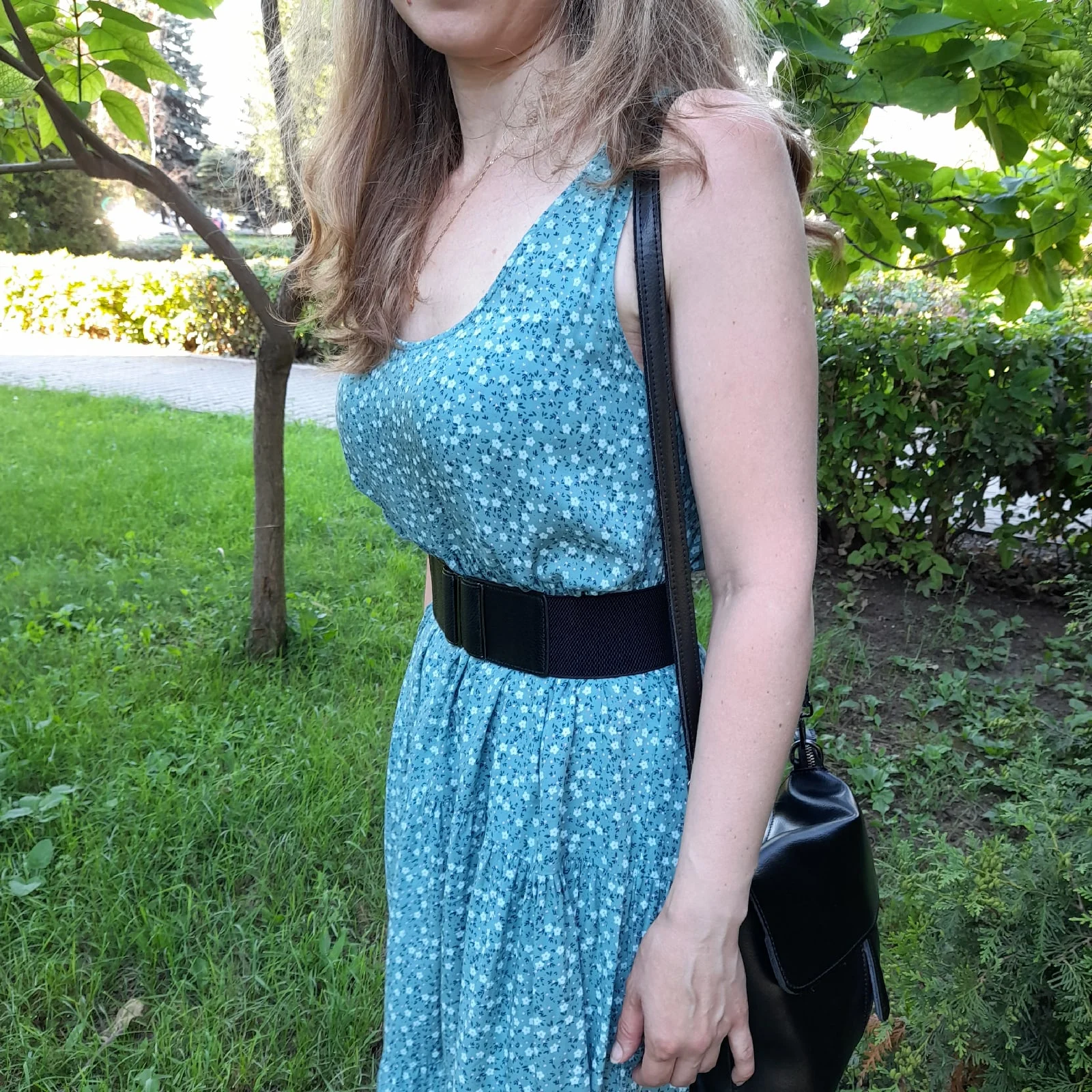 Damen-Kleid mit elastischem, breitem Bund, modischer Stretch-Taillengürtel, Schmuck – Detail 12