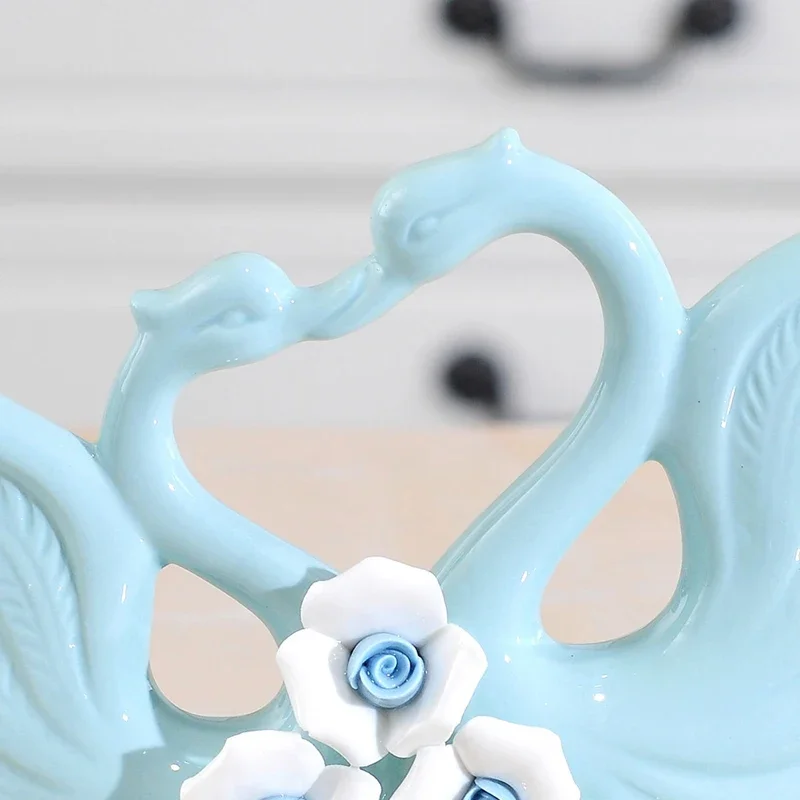 European Creative Swan Shaped Ceramic Decor, Tea Table, Desktop TV Cabinet, Wine Cabinet Decoration, Wedding Gift, Home Decor