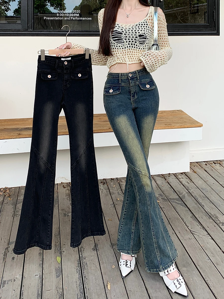 Real time photo of retro spicy girl micro flared jeans for women in autumn 2023 with elastic buttocks, high waist, and floor dra