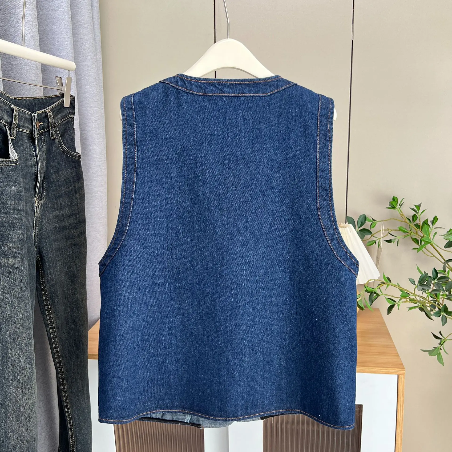 Fashion Plus Size Women's Denim Vest New Autumn Elegant Casual V-Neck Sleeveless Waistcoat 2526