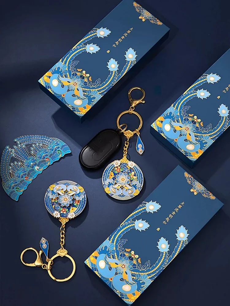 

Стандартная подвеска-брелок для школьной сумки