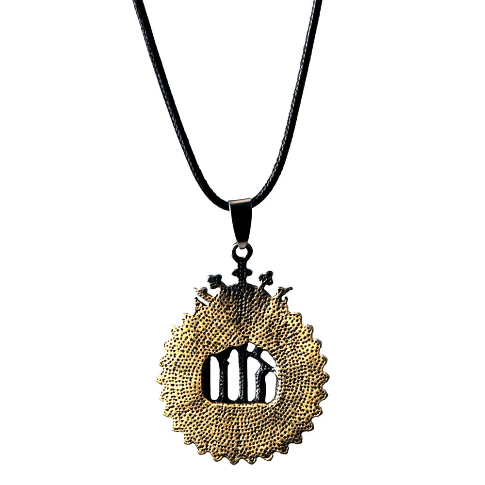 Kingdom and Come Necklace Classic Game Deliverance Series Pendant Inlay Crystal Exquisite Chain Jewelry Accessories 5