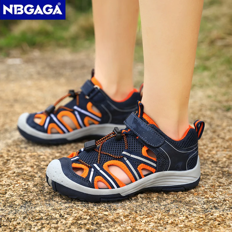 여름 통기성 어린이 캐주얼 비치 신발 어린이를위한 폐쇄형 발가락 샌들 소년 스포츠 운동화 크기 30-39