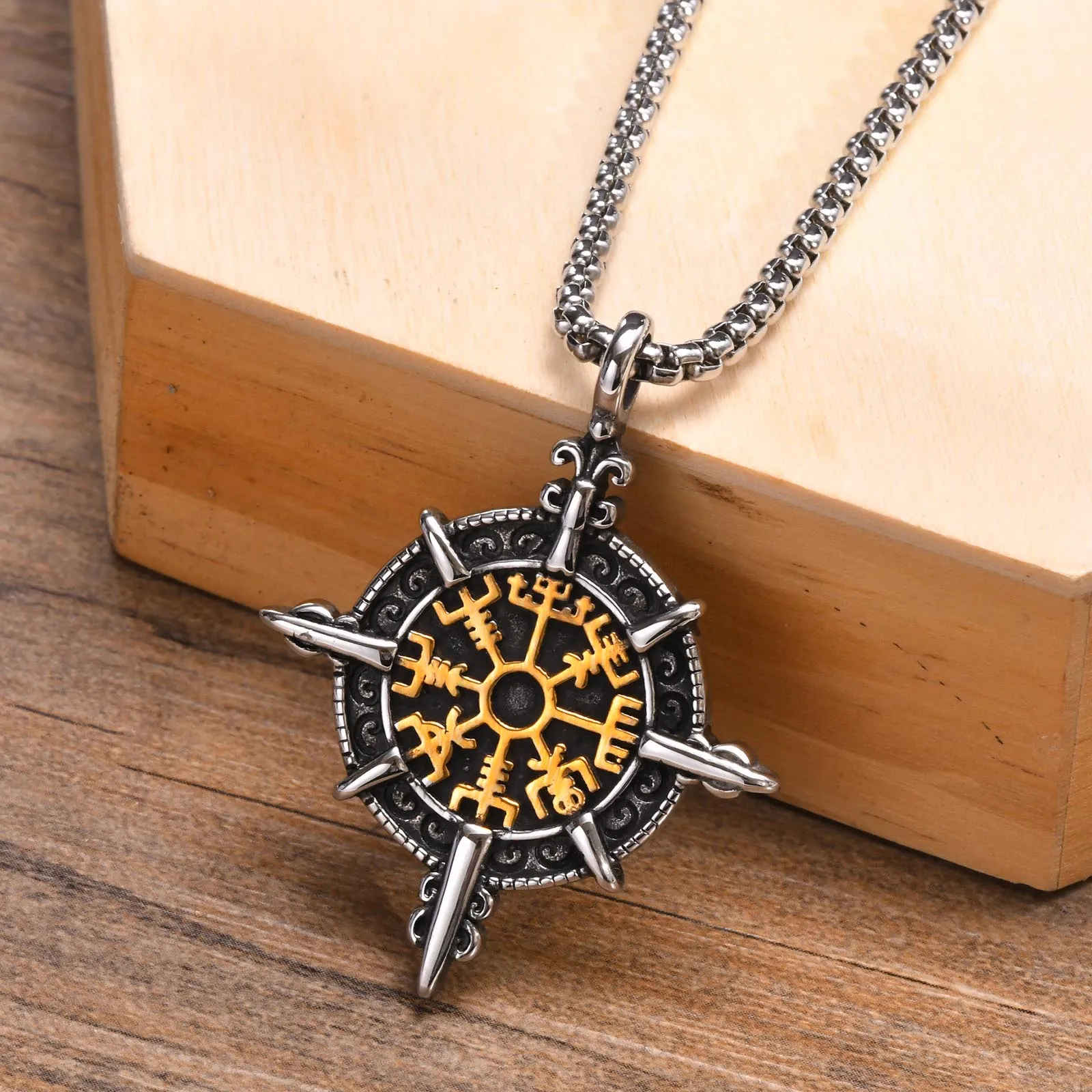 Viking Pendant, Vegvisir Norse Runes Compass Necklace, Stainless Steel Pendant Chain Amulet Men Necklace,Norse Mythology