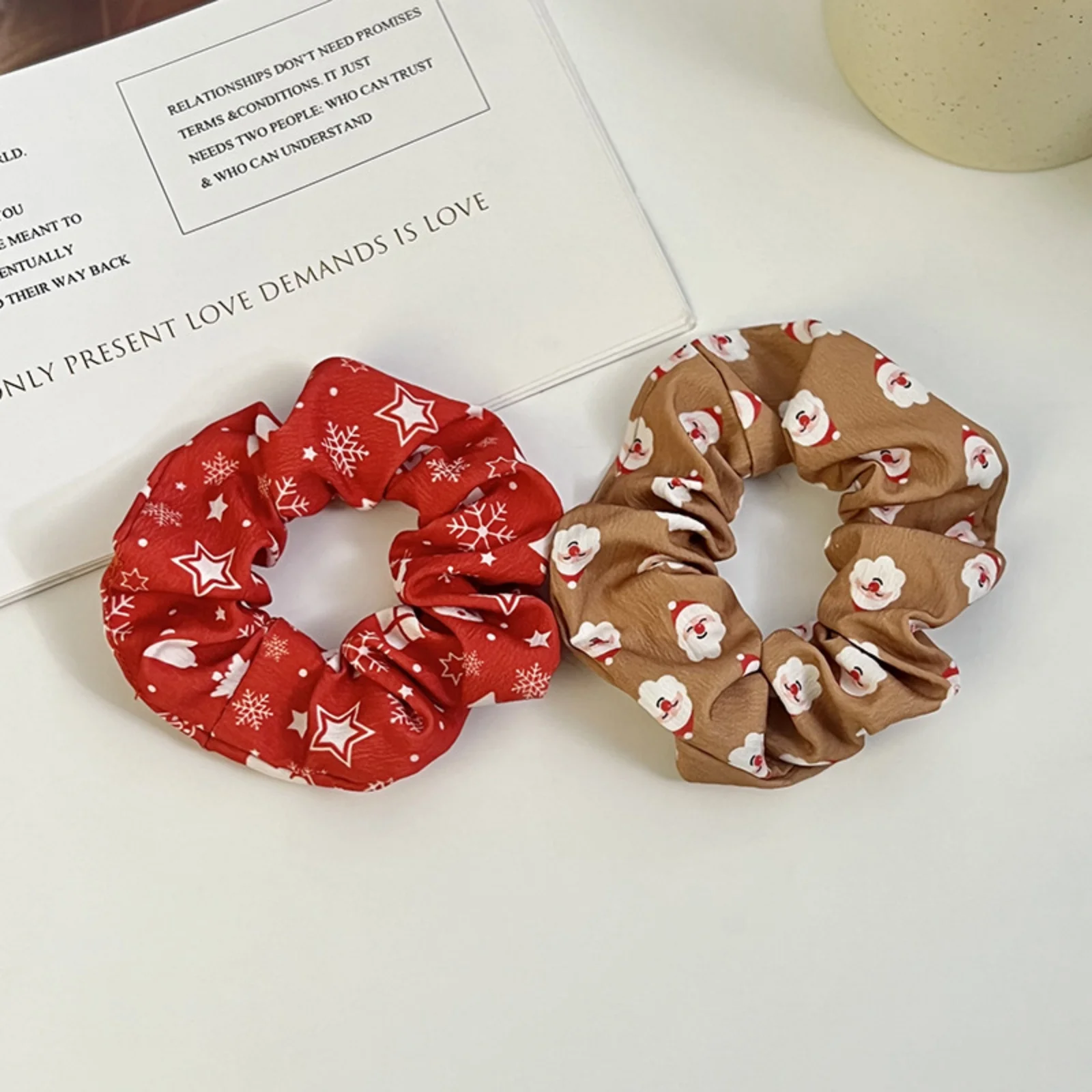 5PCS Christmas Scrunchies Set, Festive Elastic Hair Accessories For Women Girls Xmas Party Gifts