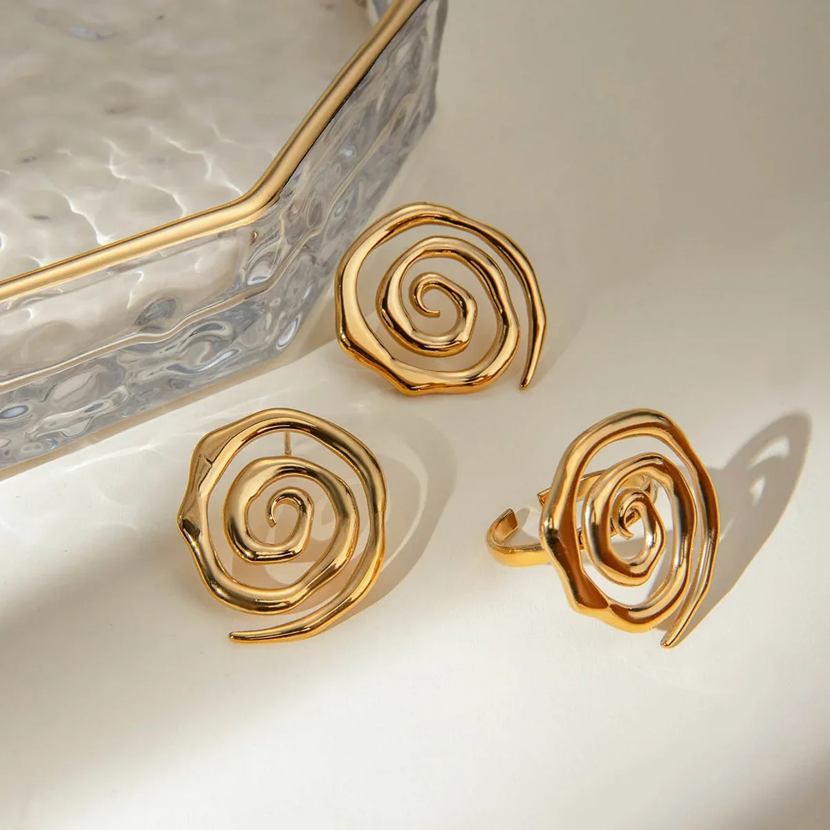 Unique Design Waterproof Metal Vortex Swirl Earrings Romantic Geometric Spiral Simplicity Aestheticism Open Rings Party Jewelry