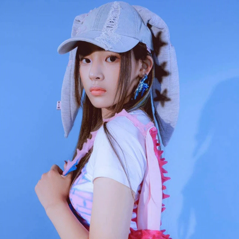 NewJeans MinJi Haerin OMG Stage Long Rabbit Ear Hat Y2K Style Blue