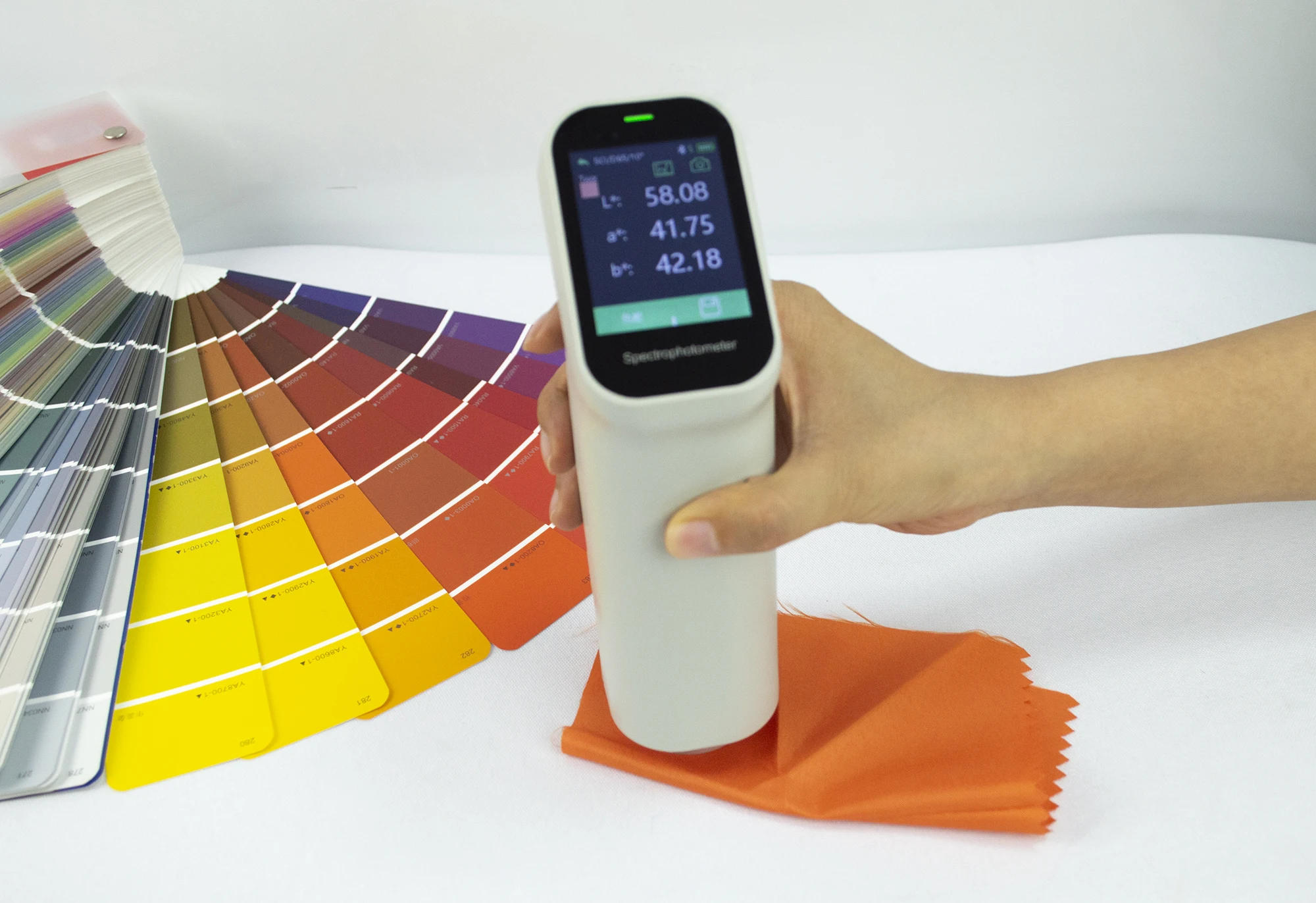 Precise Colorimeter Touch Screen Color Analysis Tester Spectroscopy Reflectance, CIE Lab, CMYK, RGB, Lch, &Delta;E*ab, Whiteness
