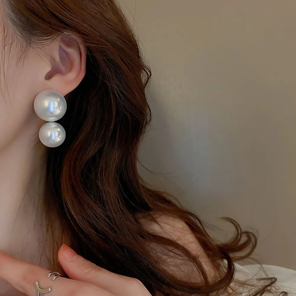 

Retro Hyperbole Style Geometric Lady Temperament Large Pearl Stud Earrings Women Jewelry Fashion Design Korean Earrings