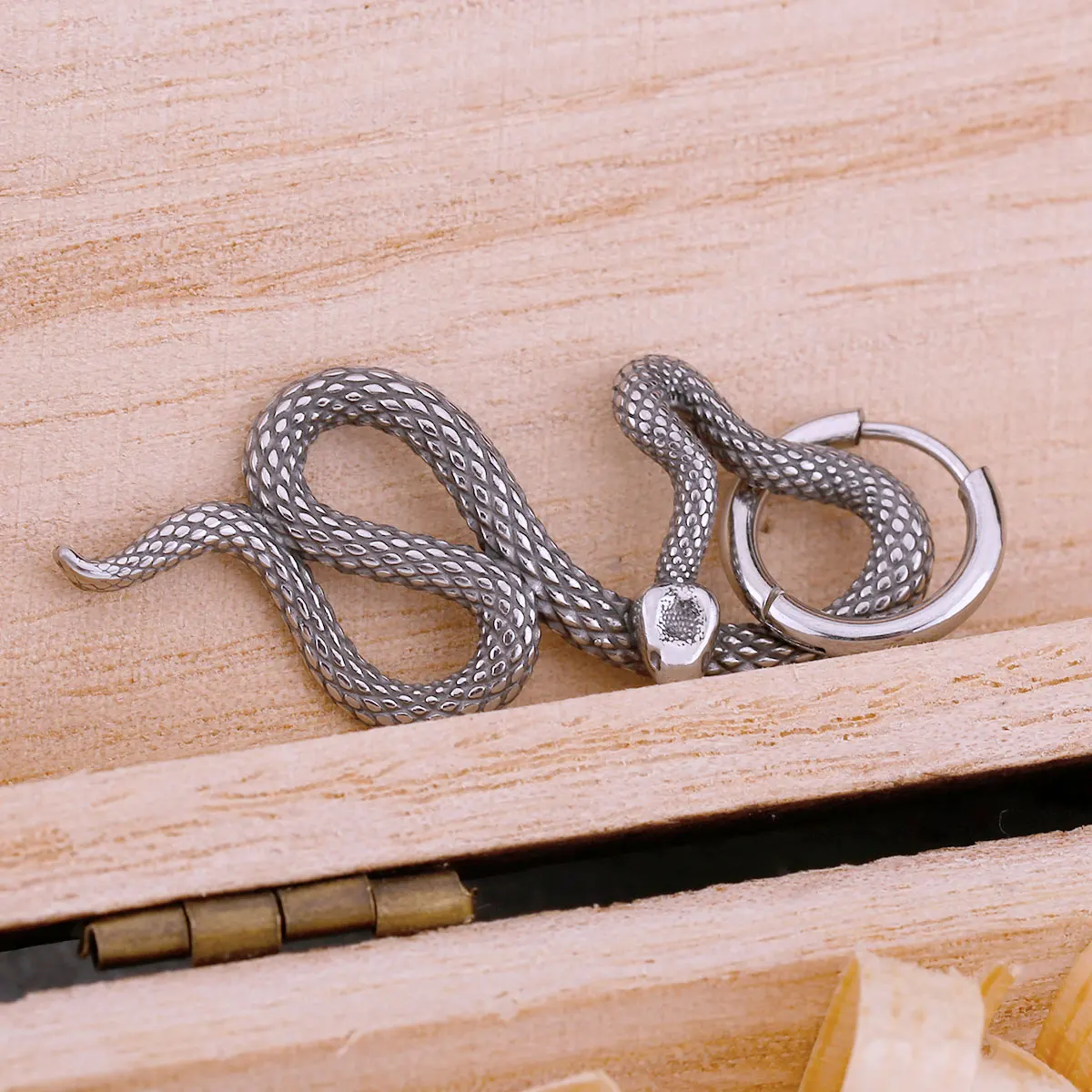 Orecchini pendenti con serpente punk in argento vintage per