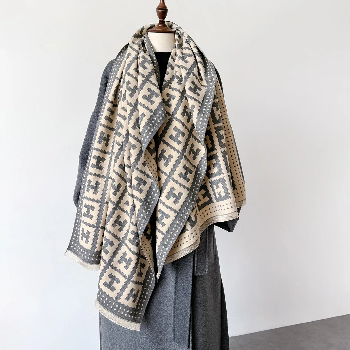 New Luxury Brand Winter Cashmere Scarf Women 65x185cm Female Warm Pashmina Shawls Wrap Scarves Blanket Thick Ladies Bufanda