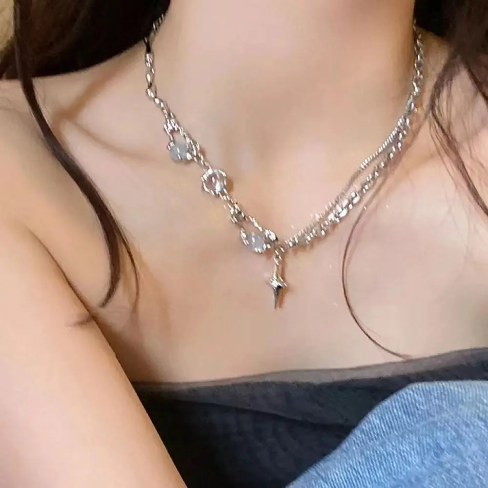 Collana con ciondolo a forma di cuore K-pop asimmetrico a forma di farfalla nera alla moda da donna Y2K, stile gotico, lucido e fresco_voghion.com