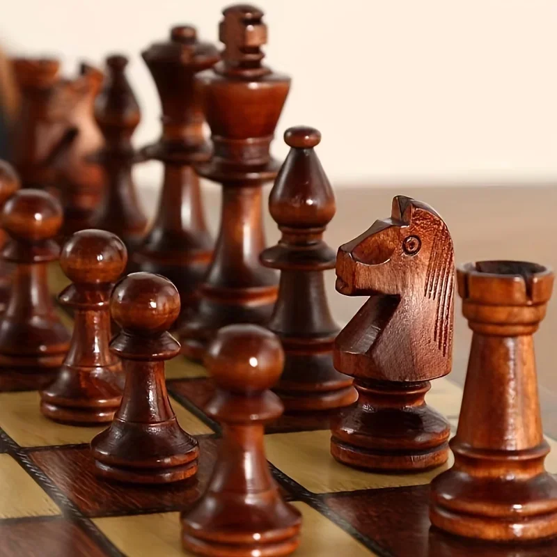 44cm/ 17.3inWooden folding chess set felt game board inside store adult gift family game board 3