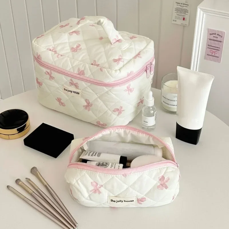 1PCS Women Cute Cosmetic Stroage Bag Quilted Cute Bow Makeup Pouch Travel Portable Wash Toiletry Storage Bag Organizer Purse 2