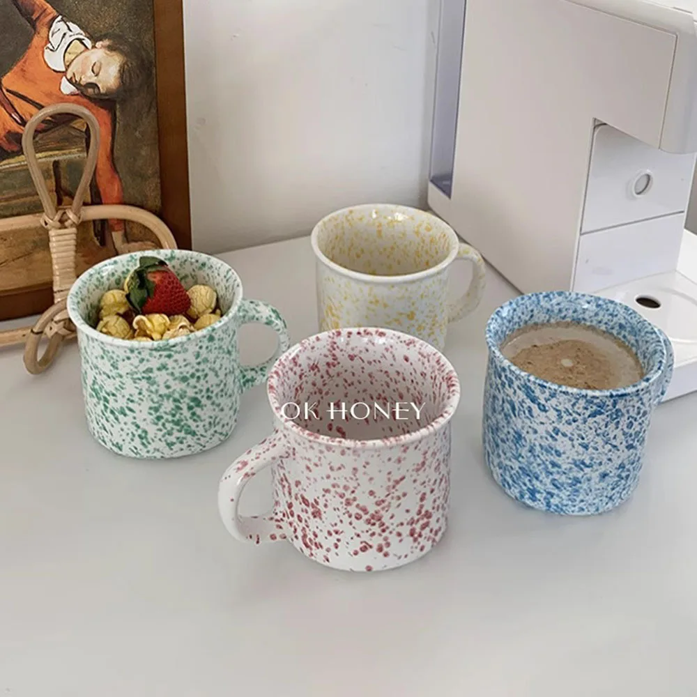 كوب قهوة الإفطار على الطراز الكلاسيكي