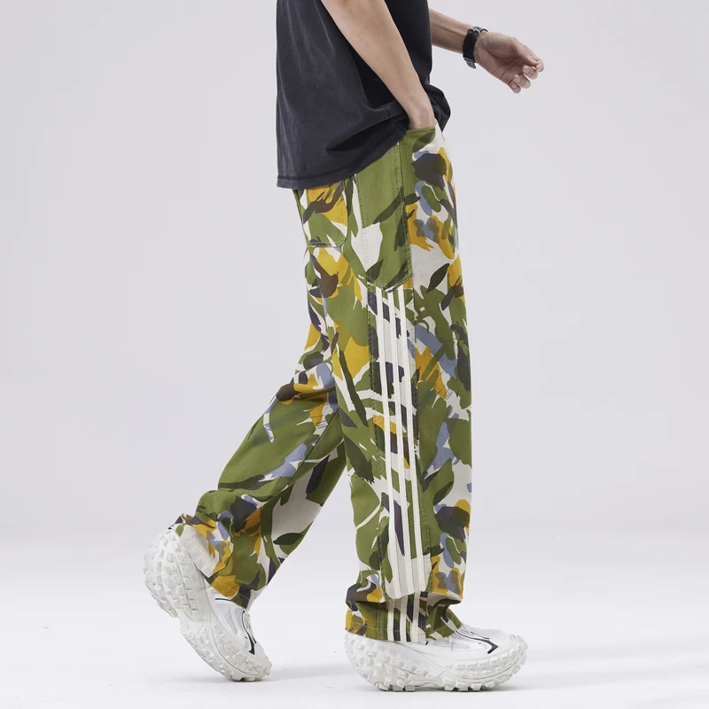 2024 New Contrast Color Camouflage Trousers Men's Loose Straight Overalls Trendy Street Casual Printed Jeans