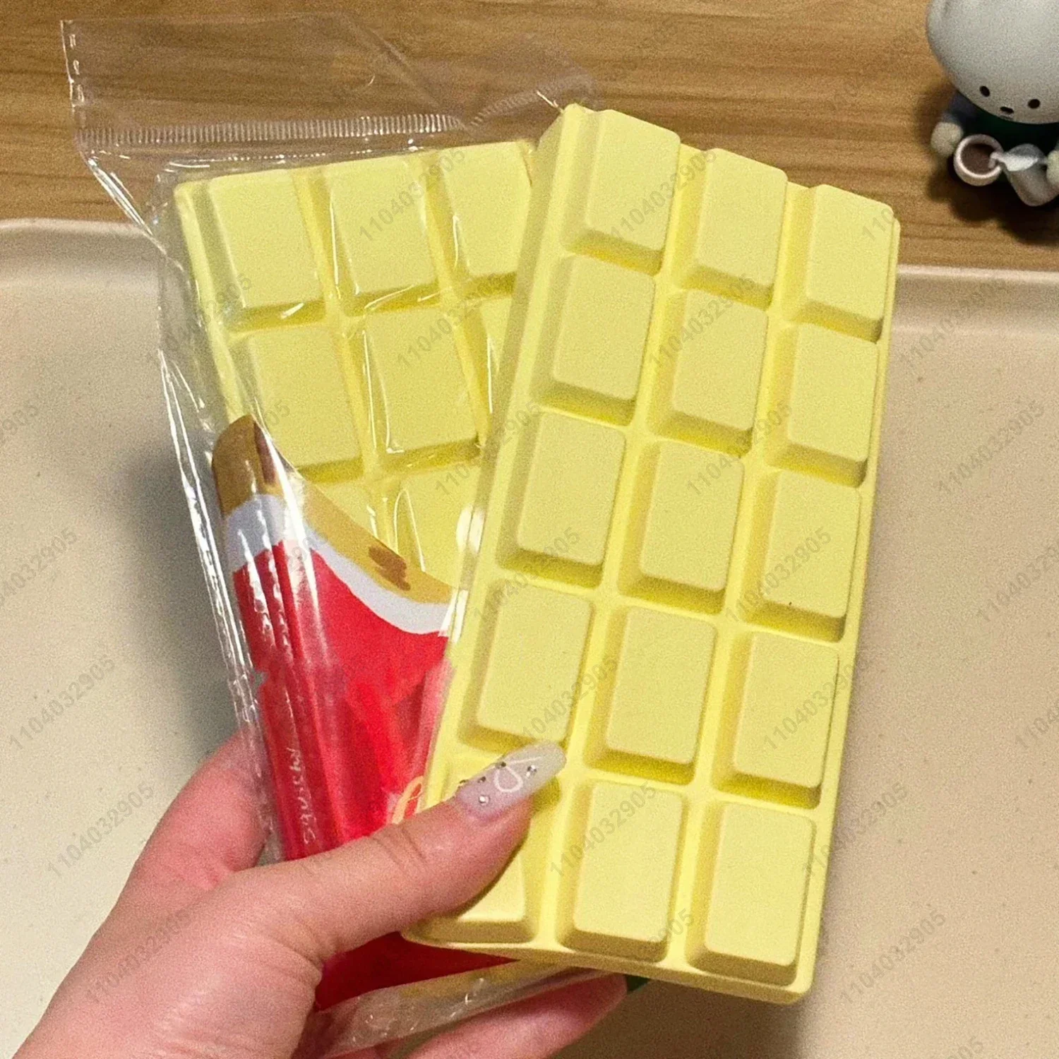 チョコレートバー型のゆっくりと膨らむスクイーズ玩具、柔らかく